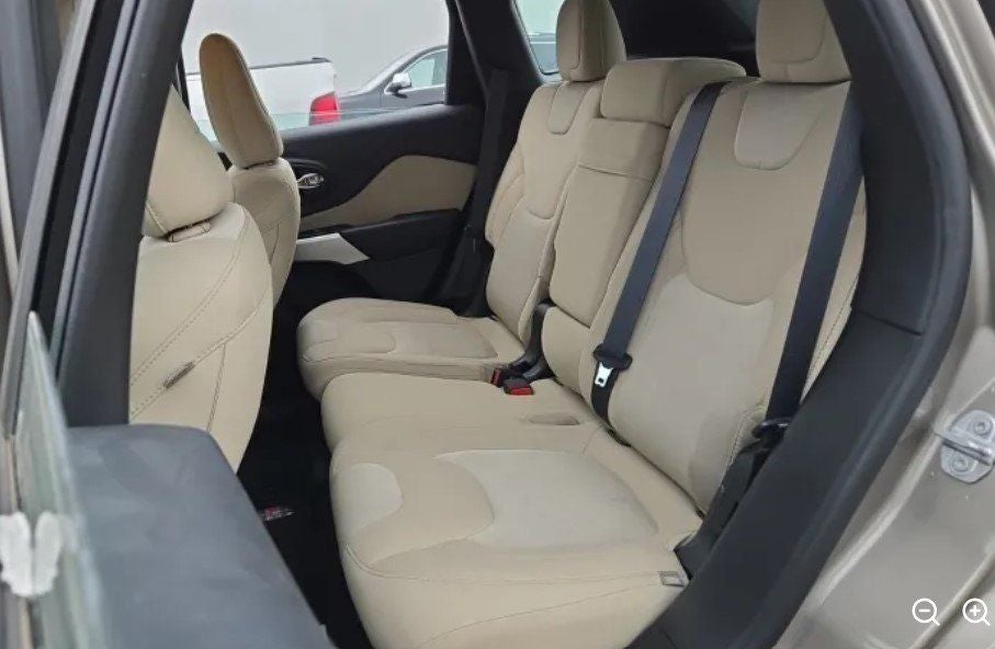 2017 Jeep Cherokee Sport