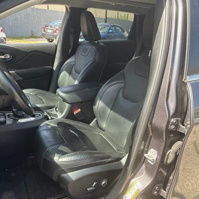 2019 Jeep Cherokee Overland