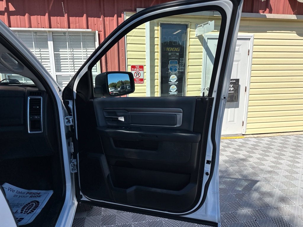 2024 RAM 1500 Classic SLT