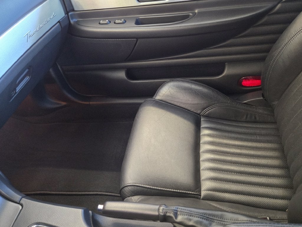 2004 Ford Thunderbird Base