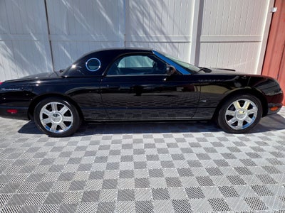 2004 Ford Thunderbird Base