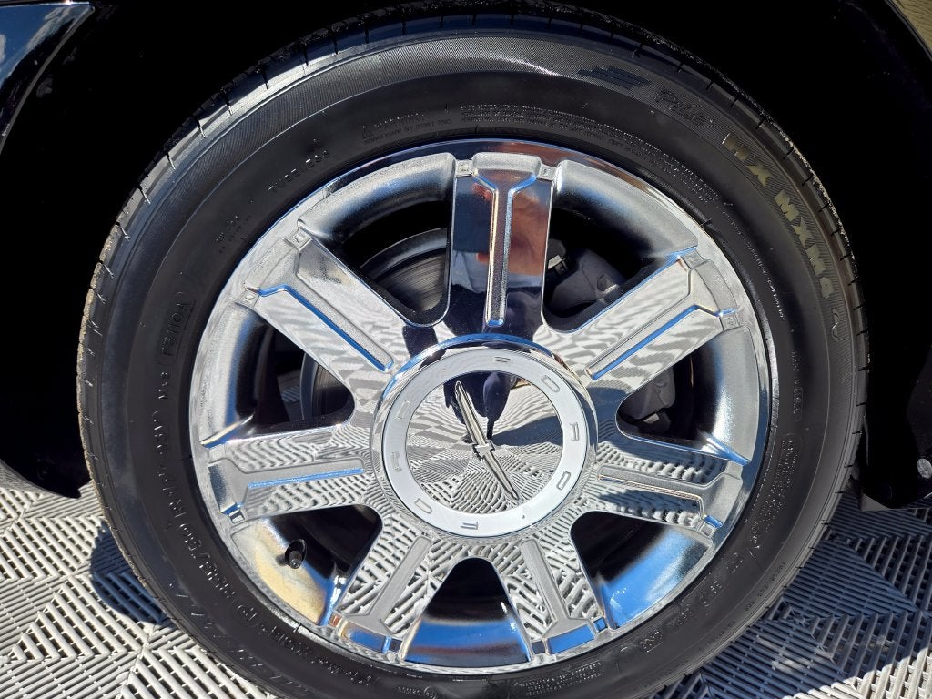 2004 Ford Thunderbird Base