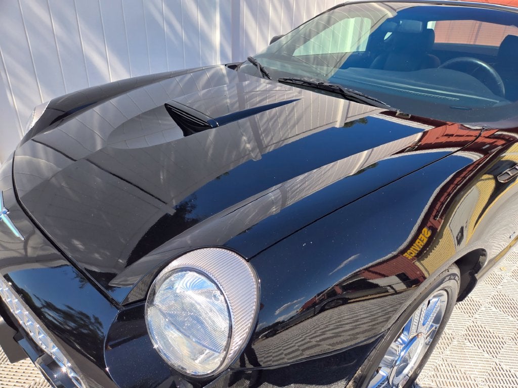 2004 Ford Thunderbird Base