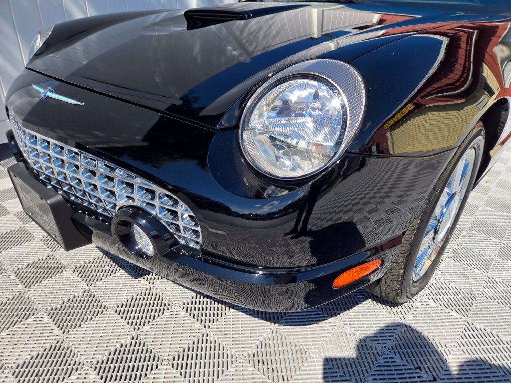 2004 Ford Thunderbird Base