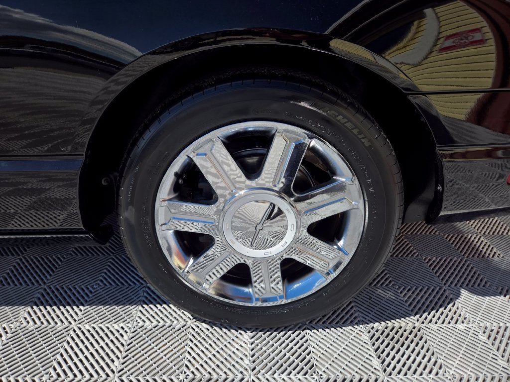 2004 Ford Thunderbird Base