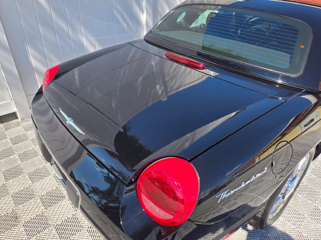 2004 Ford Thunderbird Base