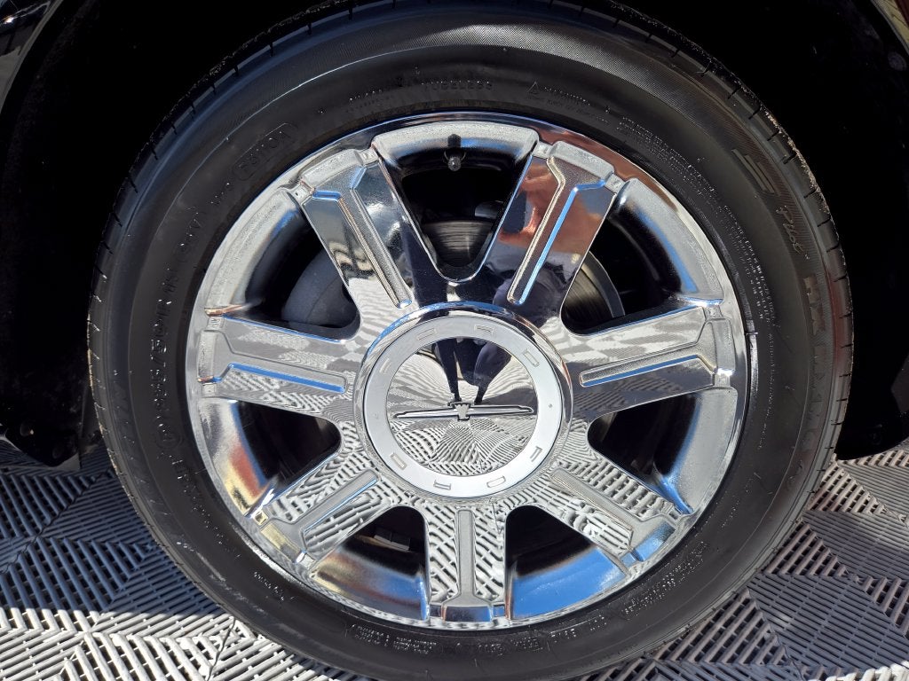 2004 Ford Thunderbird Base