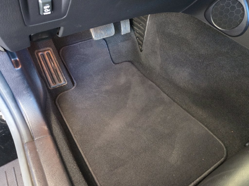 2004 Ford Thunderbird Base