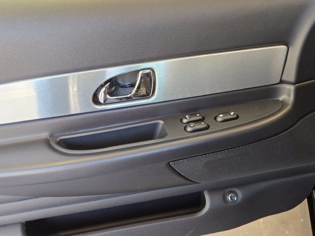 2004 Ford Thunderbird Base