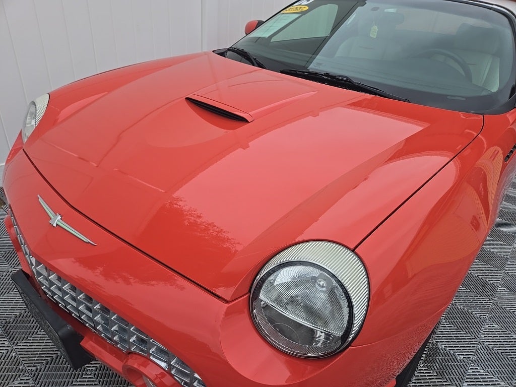 2003 Ford Thunderbird James Bond Edition