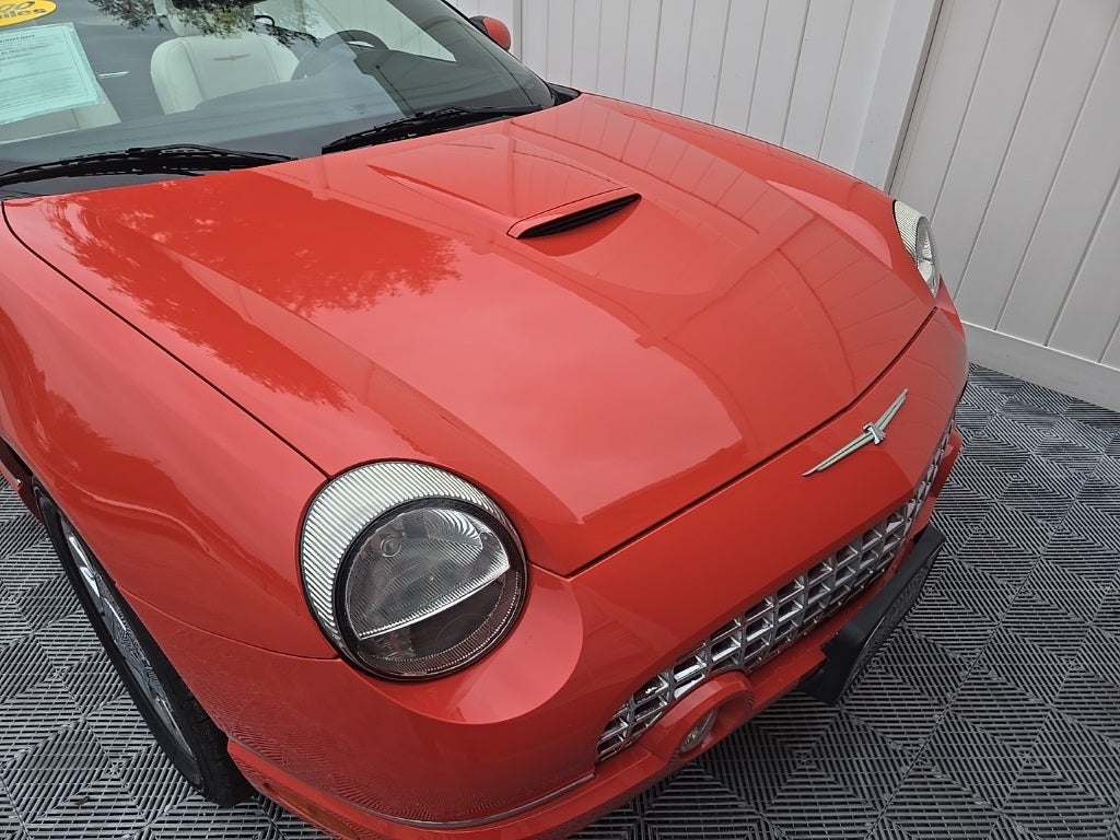 2003 Ford Thunderbird James Bond Edition