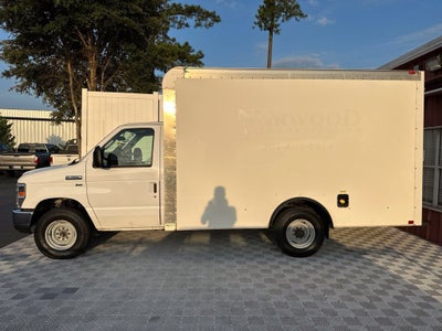 2017 Ford E-350SD Base Cutaway