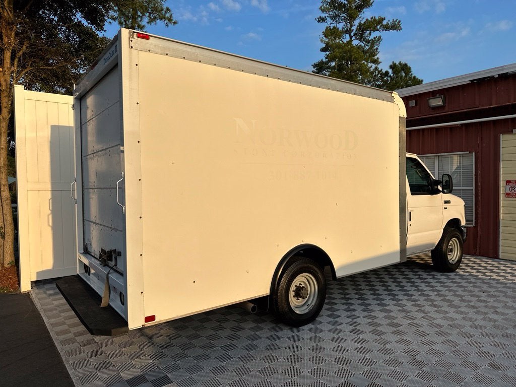 2017 Ford E-350SD Base Cutaway