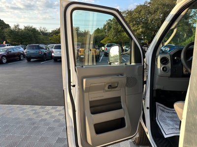 2017 Ford E-350SD Base Cutaway