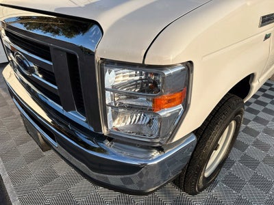 2017 Ford E-350SD Base Cutaway