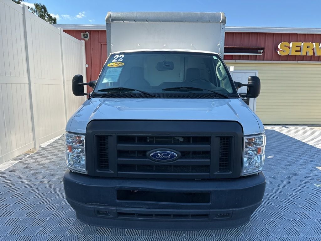 2022 Ford E-350SD Base Cutaway