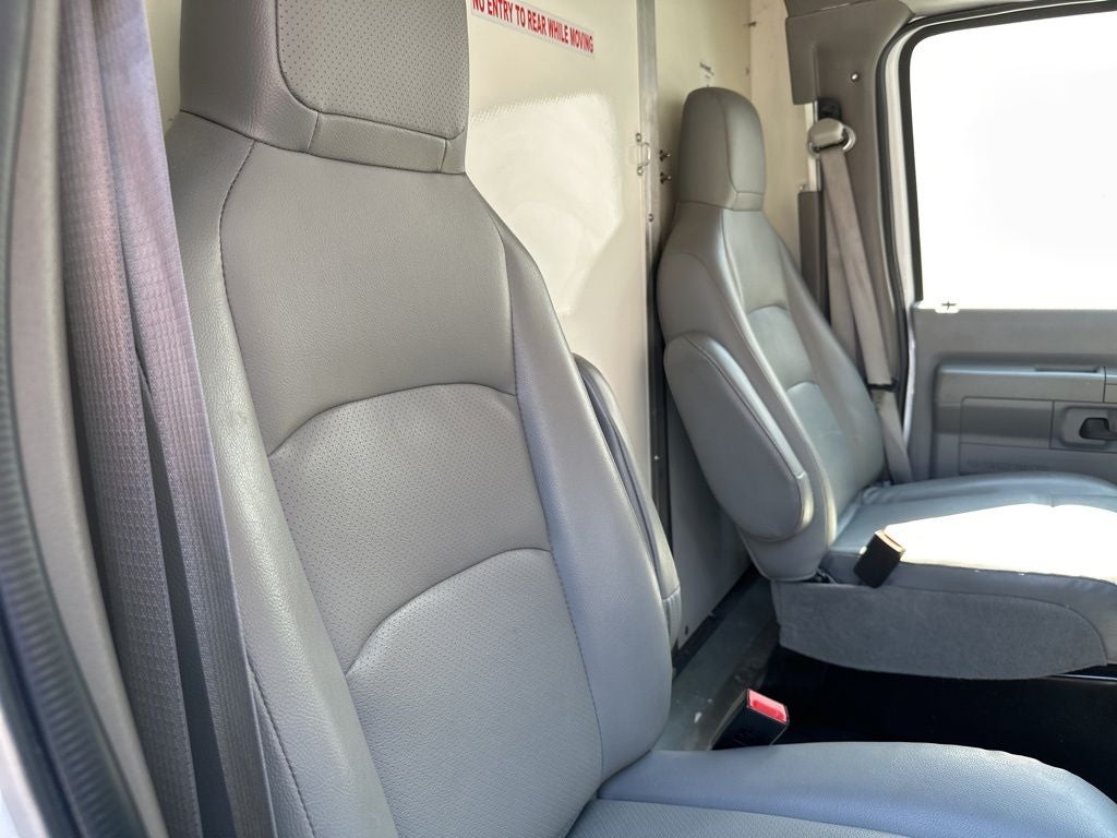 2022 Ford E-350SD Base Cutaway