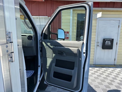 2022 Ford E-350SD Base Cutaway
