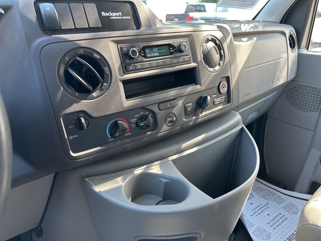2022 Ford E-350SD Base Cutaway