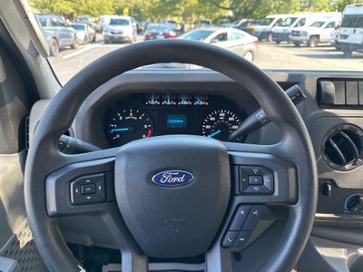 2022 Ford E-350SD Base Cutaway