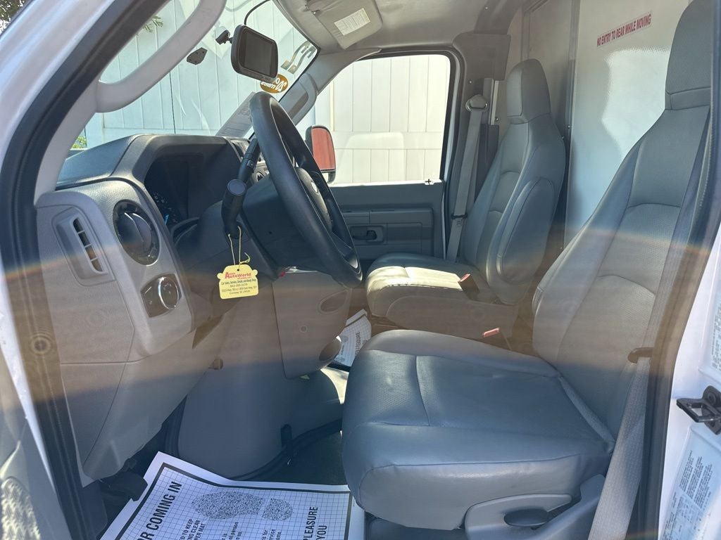 2022 Ford E-350SD Base Cutaway