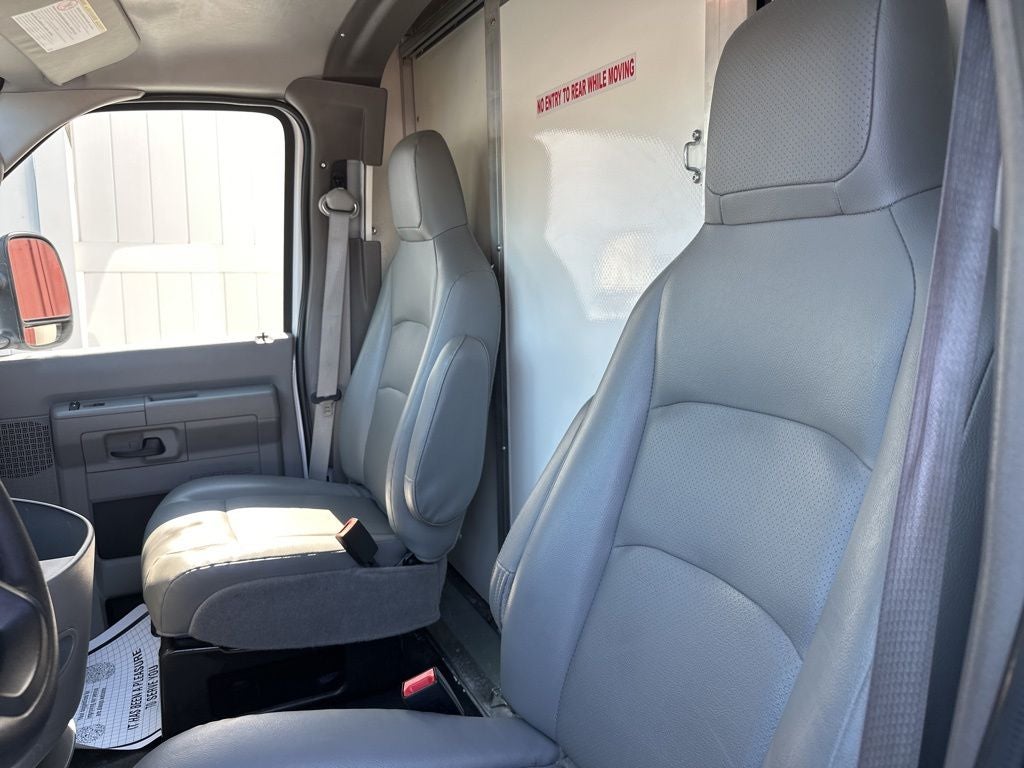 2022 Ford E-350SD Base Cutaway