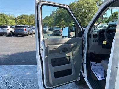 2022 Ford E-350SD Base Cutaway