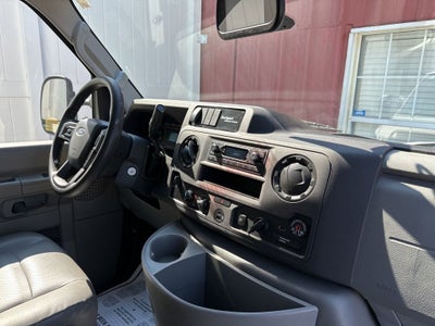 2022 Ford E-350SD Base Cutaway