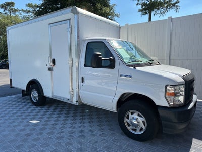 2022 Ford E-350SD Base Cutaway