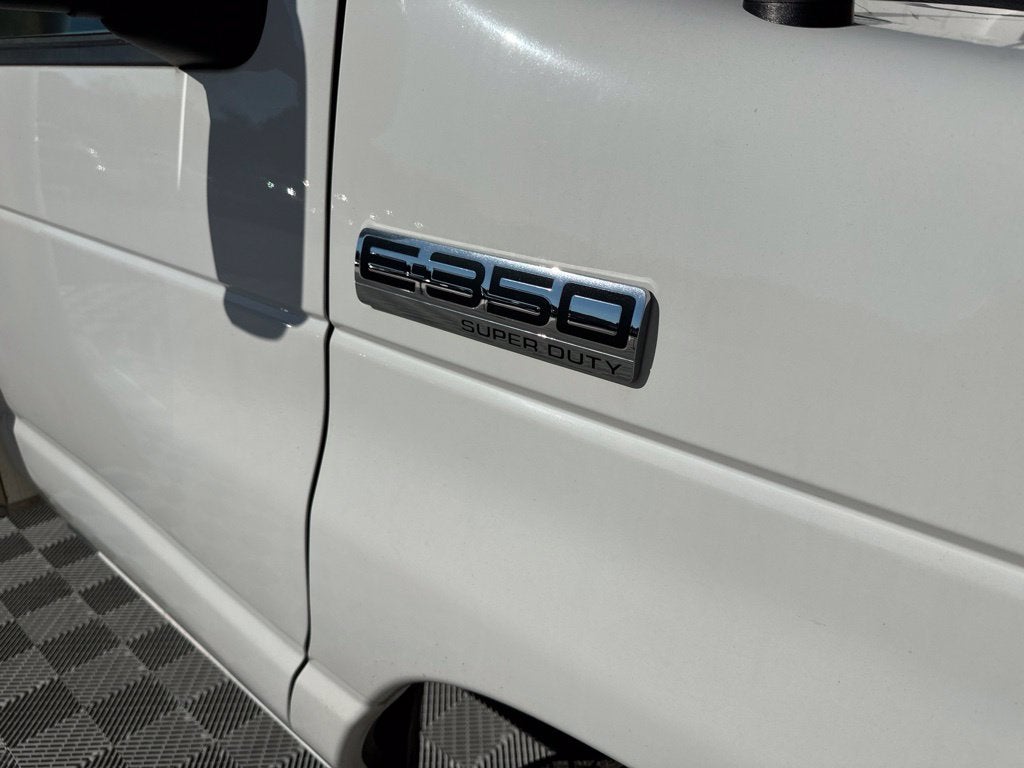 2022 Ford E-350SD Base Cutaway