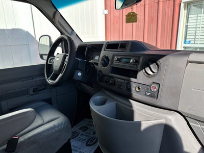 2022 Ford E-350SD Base Cutaway