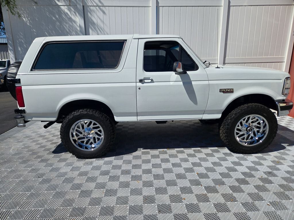 1993 Ford Bronco Base