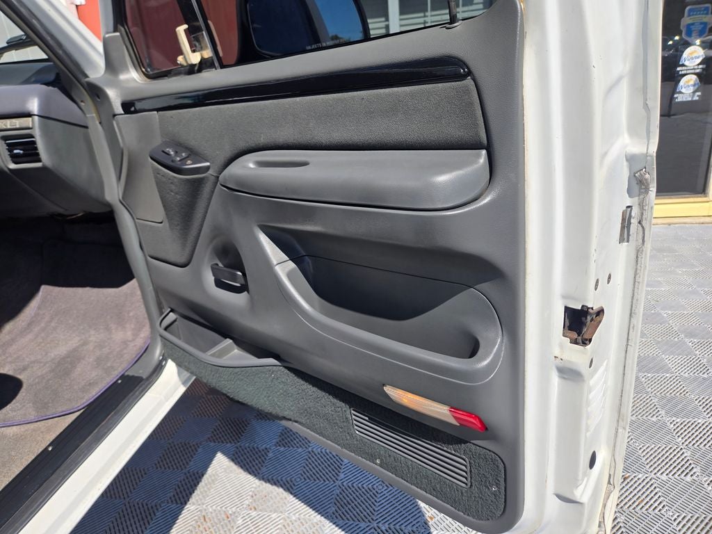 1993 Ford Bronco Base