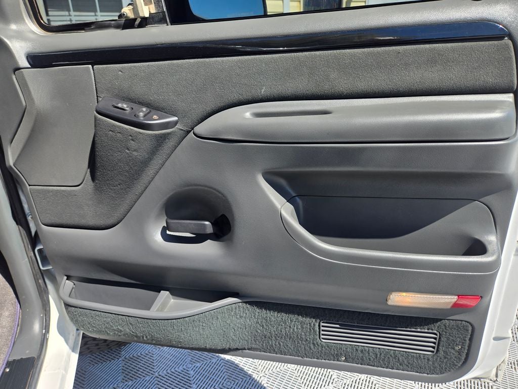 1993 Ford Bronco Base