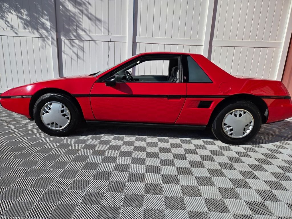 1986 Pontiac Fiero SE