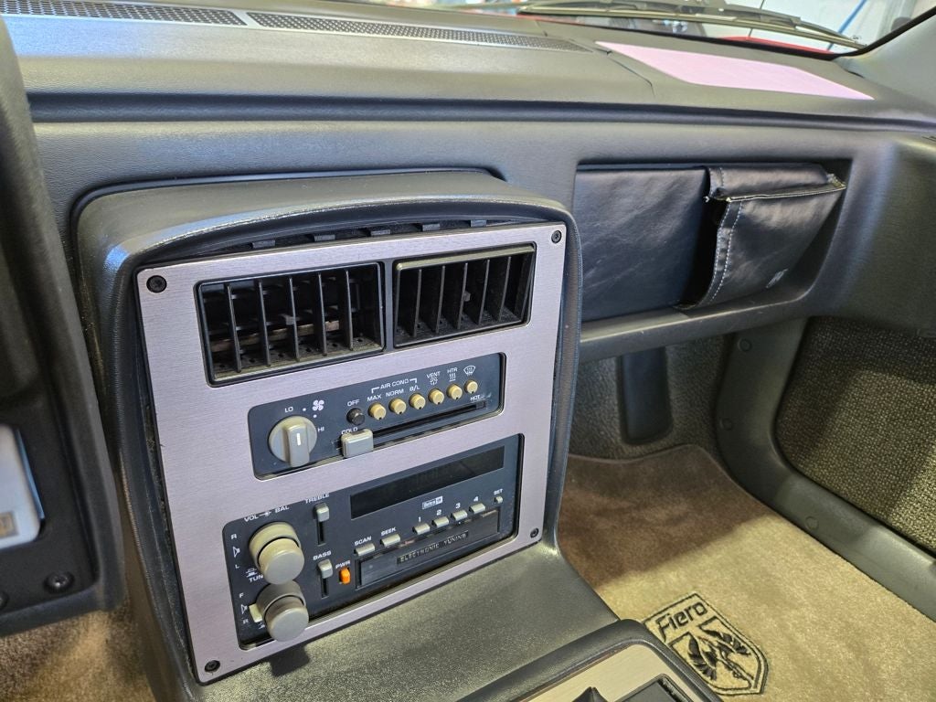 1986 Pontiac Fiero SE