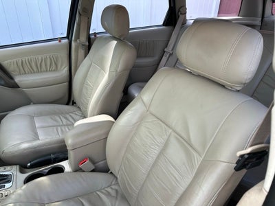 2003 Saturn LW300 Base