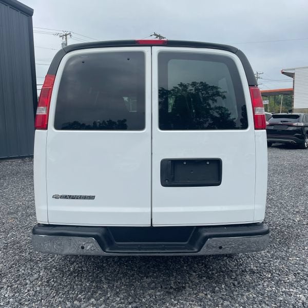 2017 Chevrolet Express 2500 LT Passenger