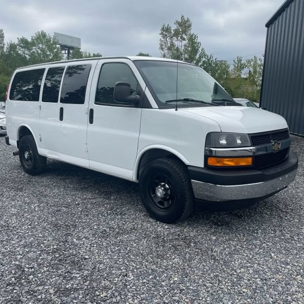 2017 Chevrolet Express 2500 LT Passenger
