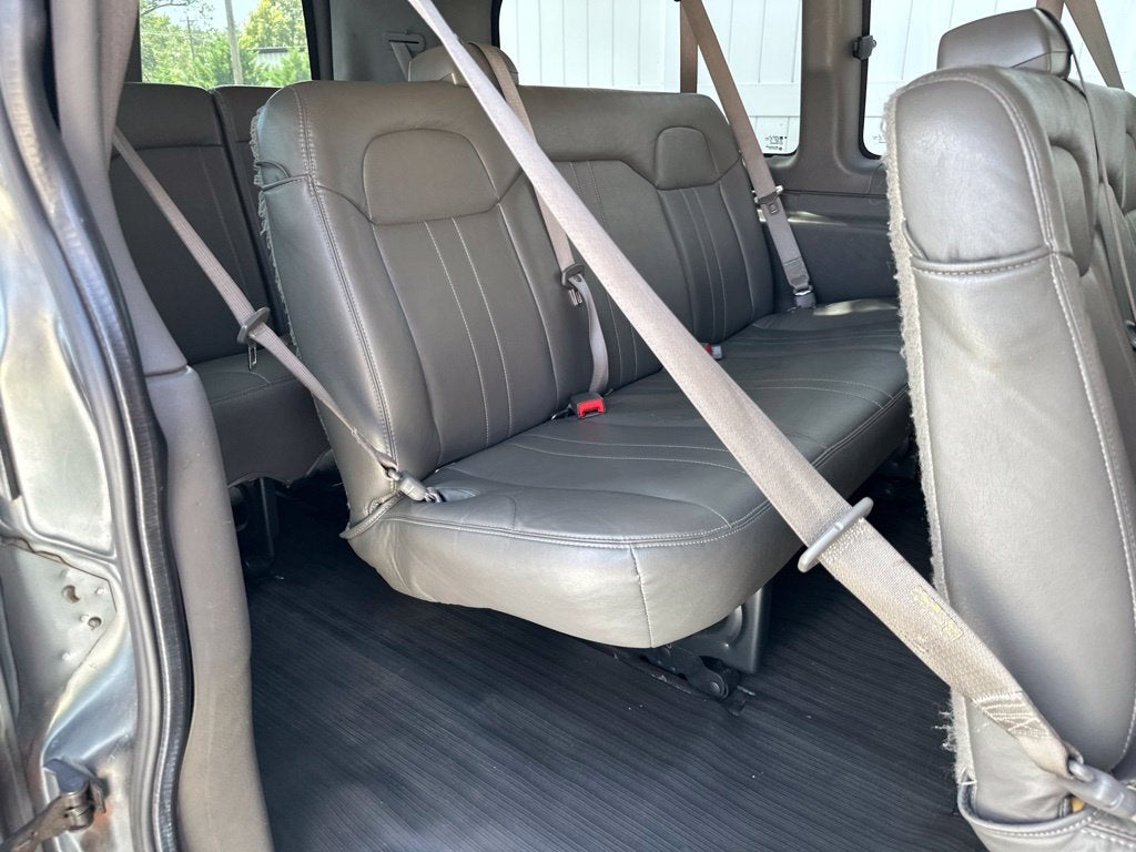 2017 Chevrolet Express 3500 LS Passenger