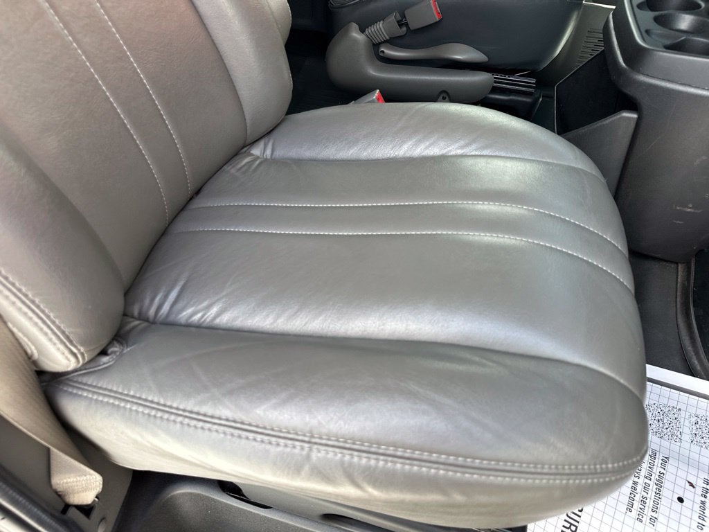 2017 Chevrolet Express 3500 LS Passenger