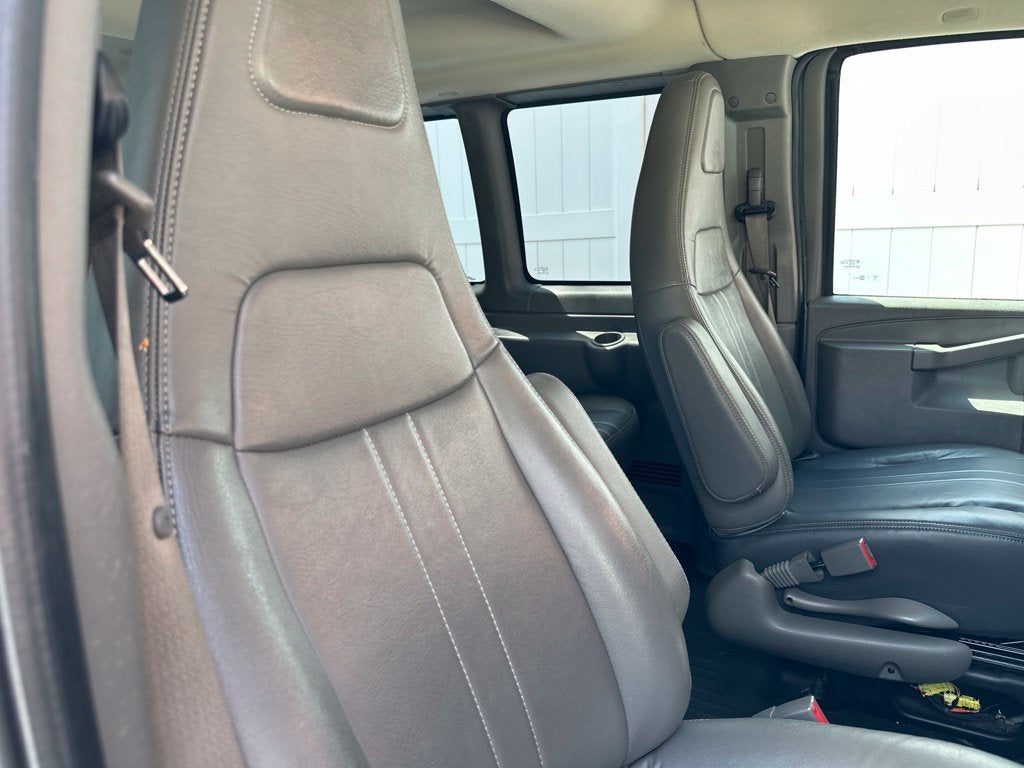 2017 Chevrolet Express 3500 LS Passenger