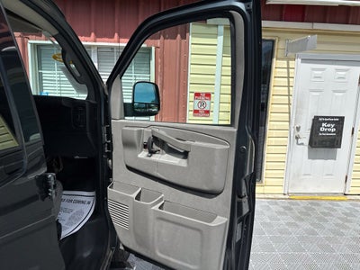 2017 Chevrolet Express 3500 LS Passenger