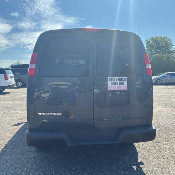 2017 Chevrolet Express 3500 LS Passenger