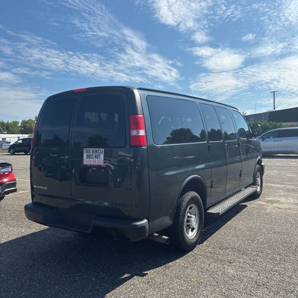 2017 Chevrolet Express 3500 LS Passenger