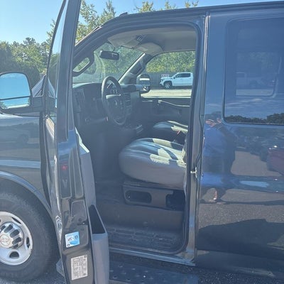 2017 Chevrolet Express 3500 LS Passenger