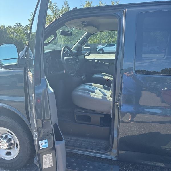2017 Chevrolet Express 3500 LS Passenger
