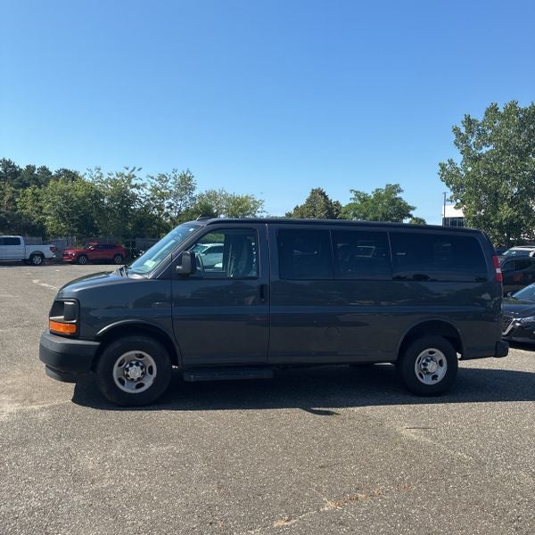 2017 Chevrolet Express 3500 LS Passenger