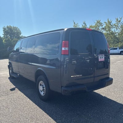 2017 Chevrolet Express 3500 LS Passenger