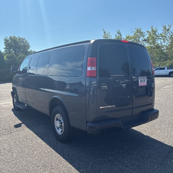 2017 Chevrolet Express 3500 LS Passenger